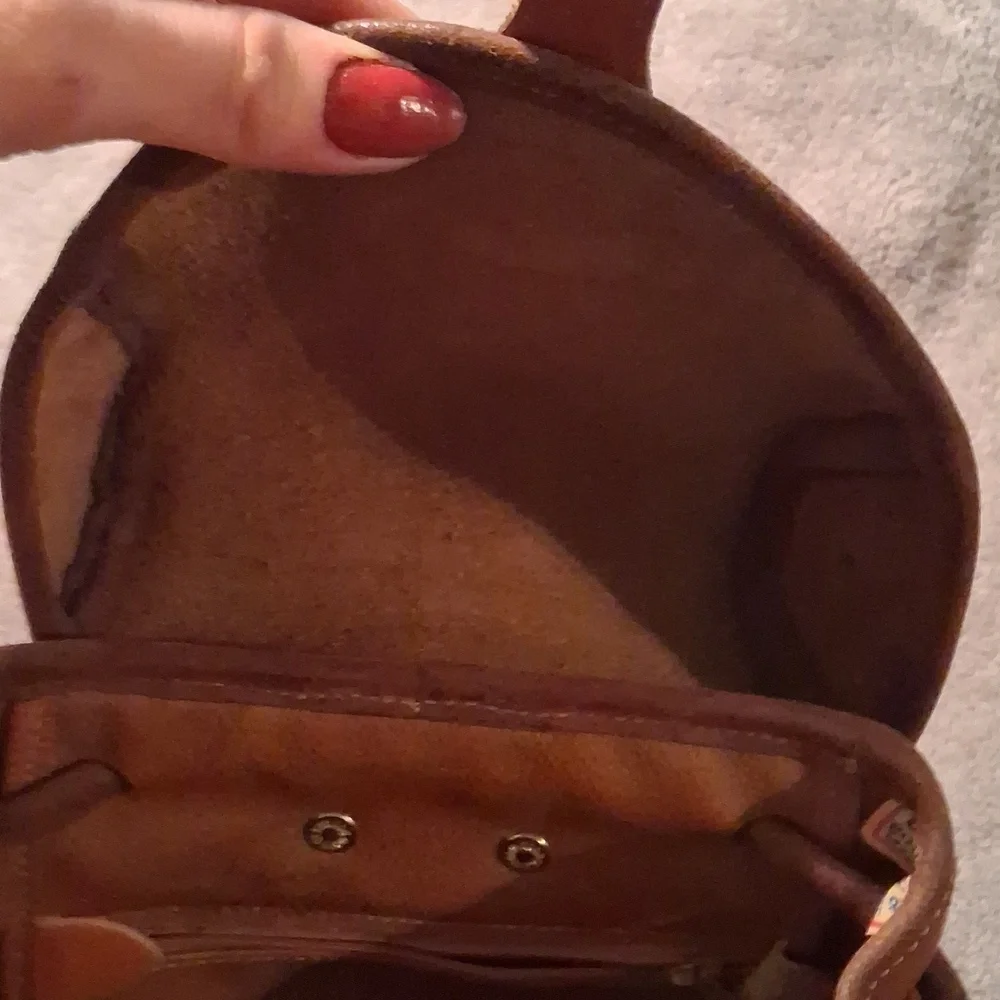 Rare Vintage Dooney And Bourke Suede Tan Leather Backpack Like New - Picture 9 of 16